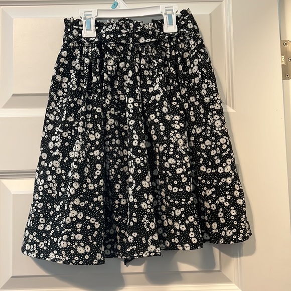 Floral skirt with a wrap around bow - Picture 2 of 5